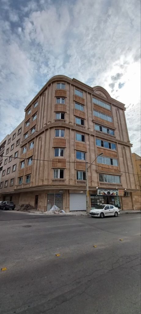 تصویر 1 از آپارتمان 260 متری در ولیعصر 2 برای فروش، 3 خواب